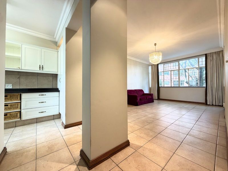 House For Sale in Killarney - Photo 2