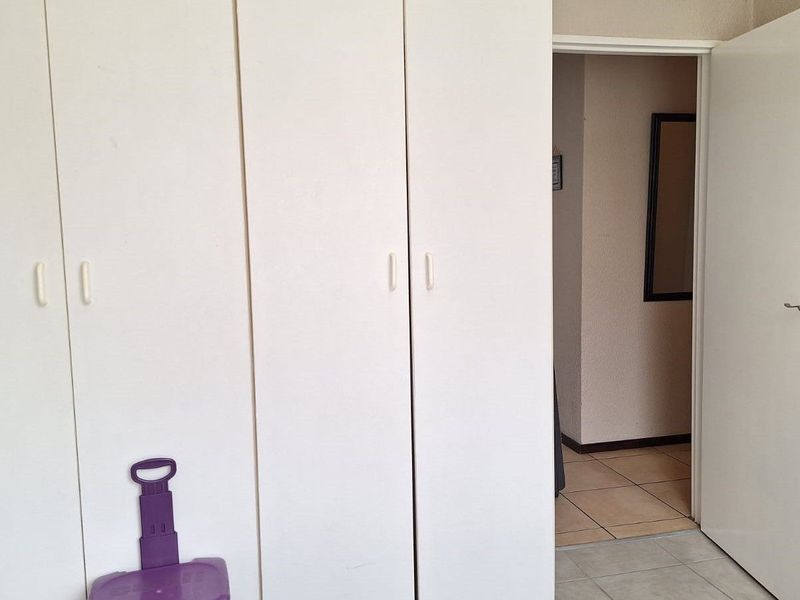 Apartment For Sale in Laser Park - Photo 10