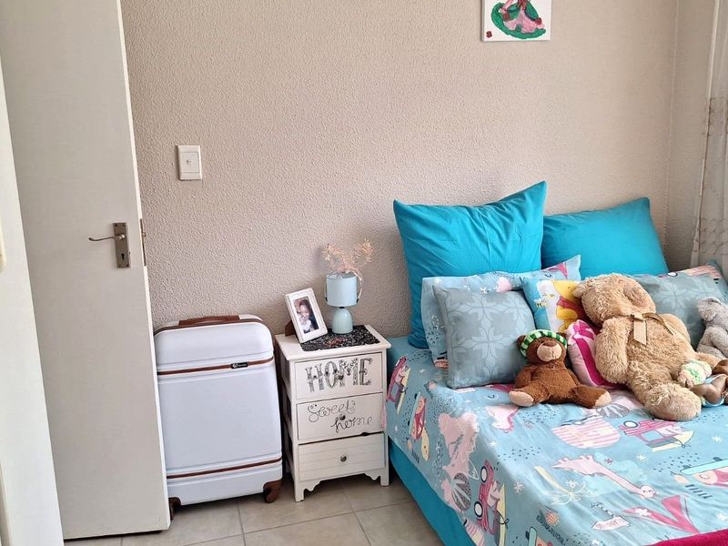 Apartment For Sale in Laser Park - Photo 9