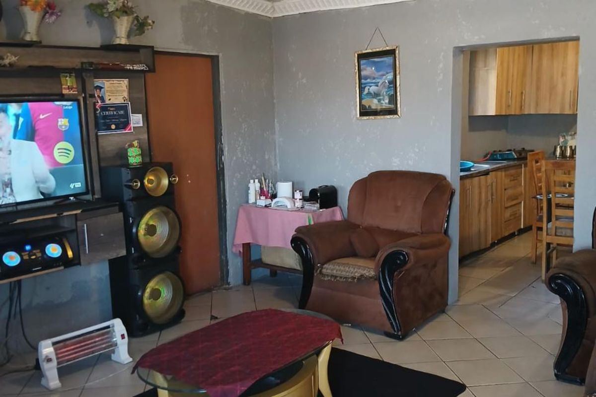 House For Sale in Hammanskraal Central - Photo 5