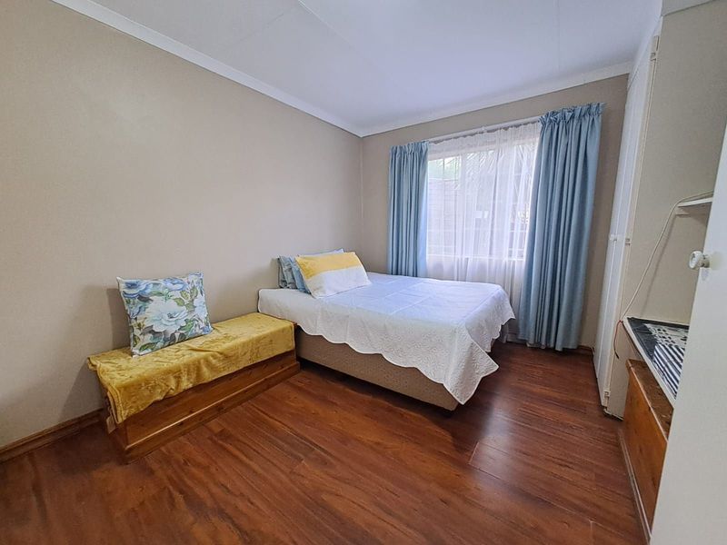 House For Sale in Faerie Glen - Photo 8