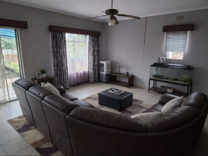 House For Sale in Bendor - Photo 6