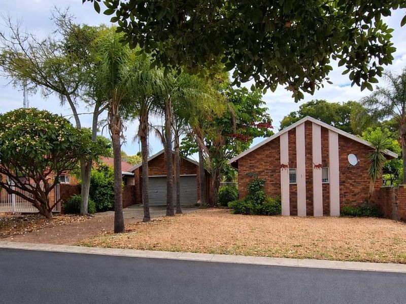 House For Sale in Bendor - Photo 3