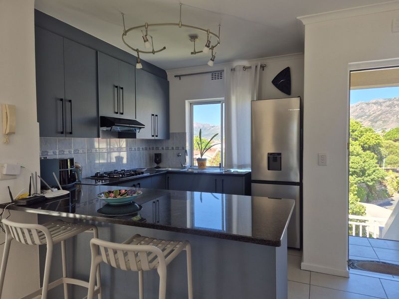 Apartment To Rent in Gordons Bay Central - Photo 7