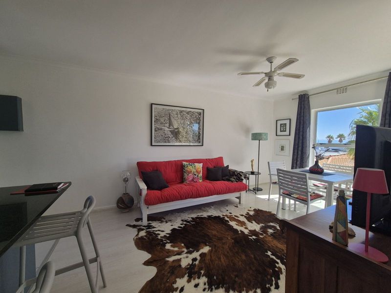 Apartment To Rent in Gordons Bay Central - Photo 2