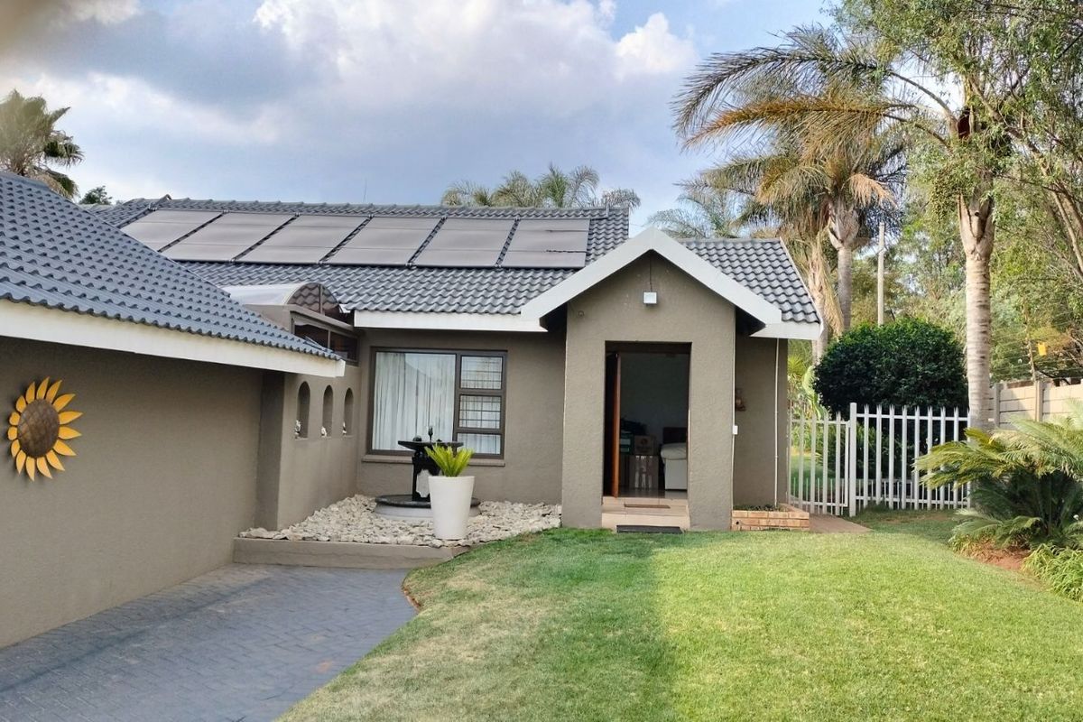 House For Sale in Noordheuwel - Photo 3