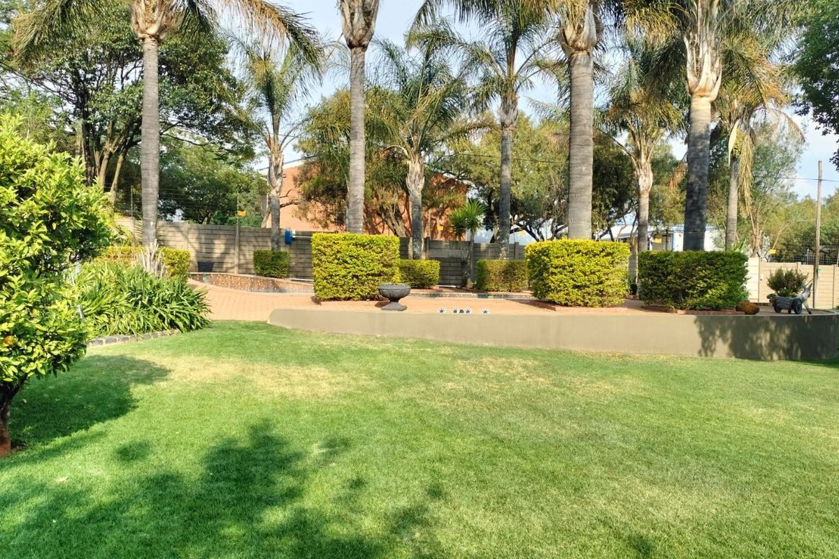 House For Sale in Noordheuwel - Photo 2