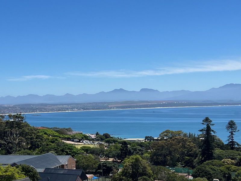 House For Sale in Linkside - Photo 2