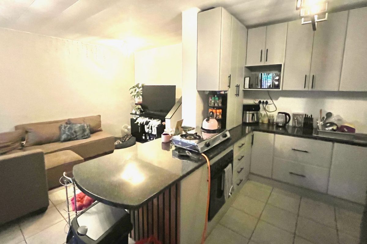 Townhouse For Sale in Constantia Park - Photo 4