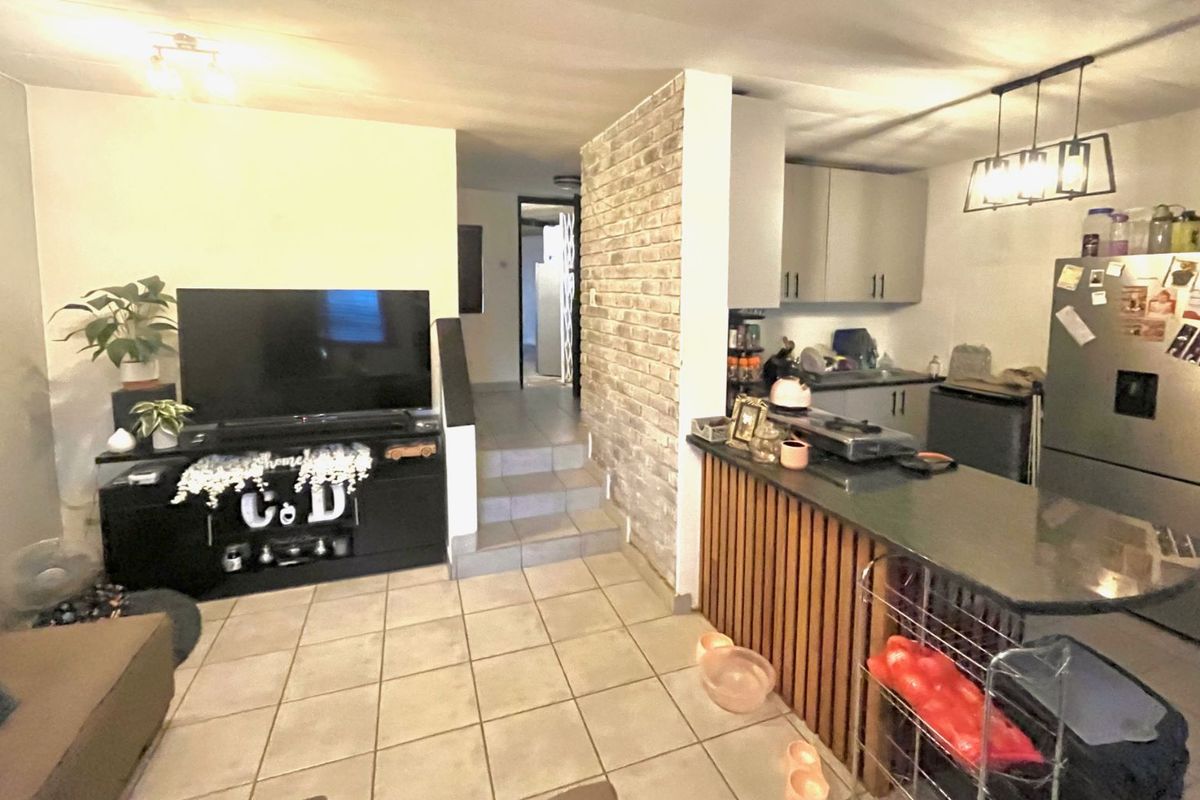 Townhouse For Sale in Constantia Park - Photo 5