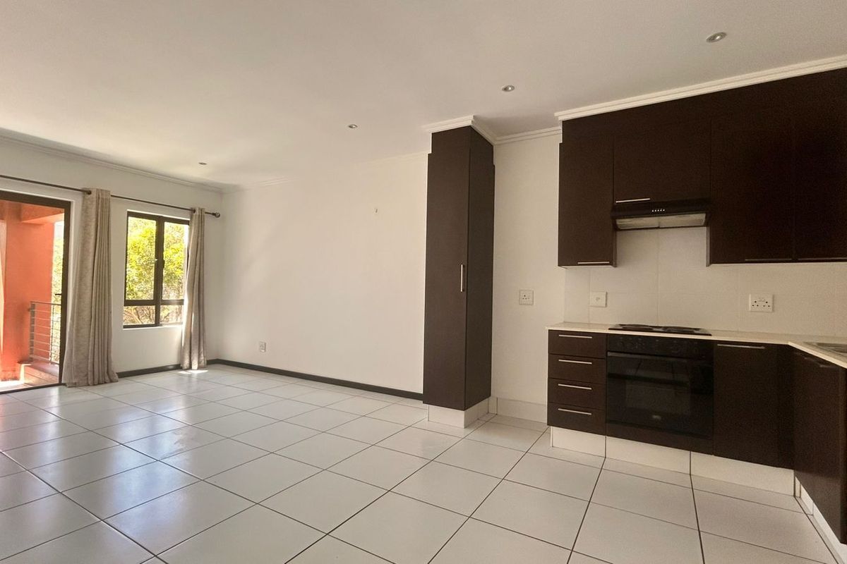 Apartment For Sale in Lonehill - Photo 3