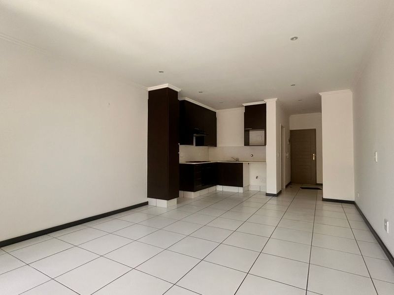 Apartment For Sale in Lonehill - Photo 4