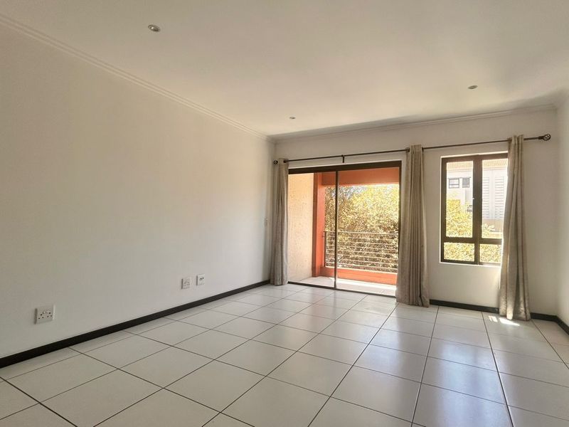 Apartment For Sale in Lonehill - Photo 5