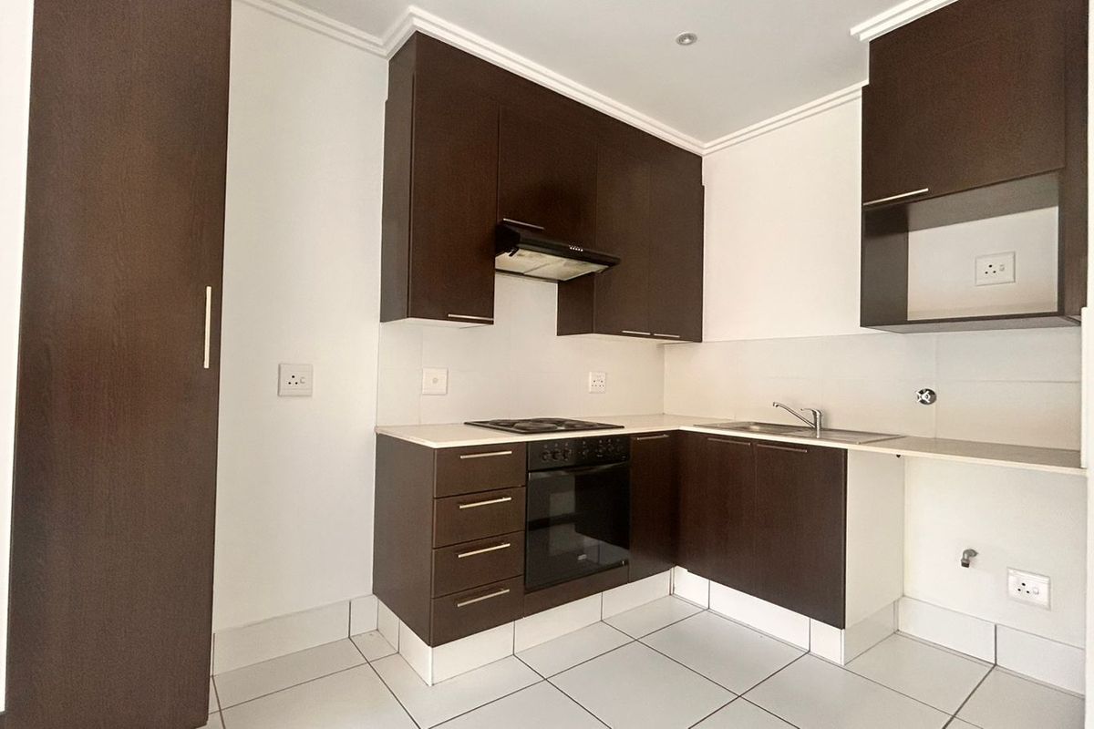 Apartment For Sale in Lonehill - Photo 2
