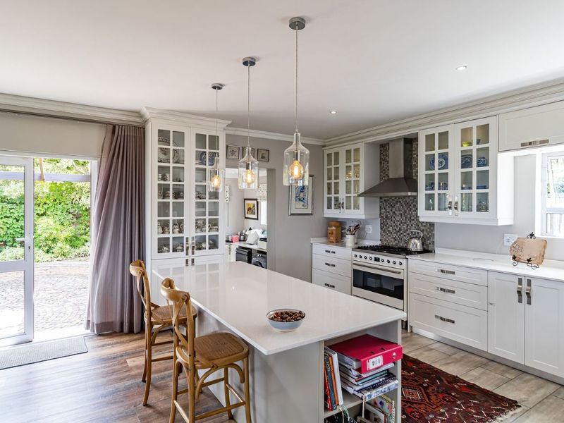 House For Sale in Pearlrise - Photo 5