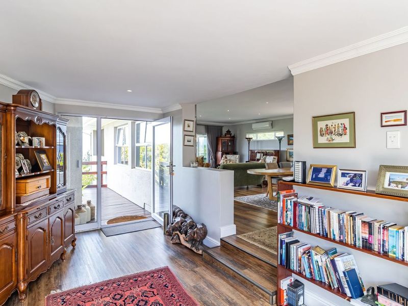 House For Sale in Pearlrise - Photo 3