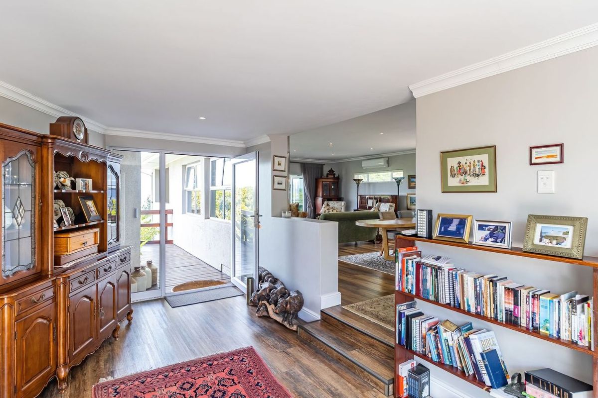 House For Sale in Pearlrise - Photo 3