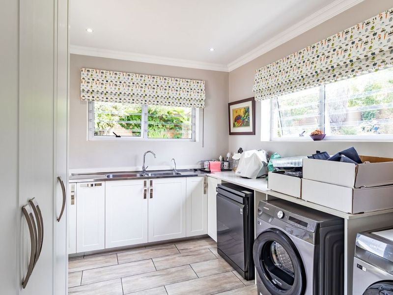 House For Sale in Pearlrise - Photo 8