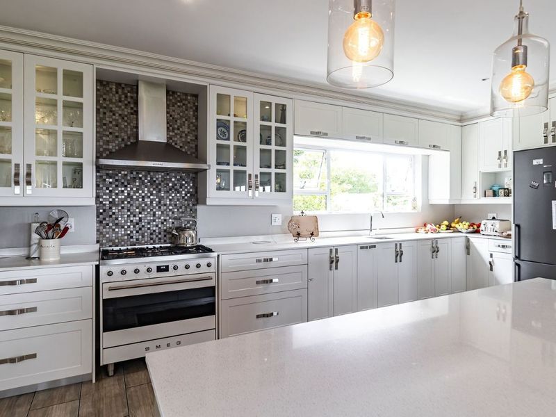 House For Sale in Pearlrise - Photo 6