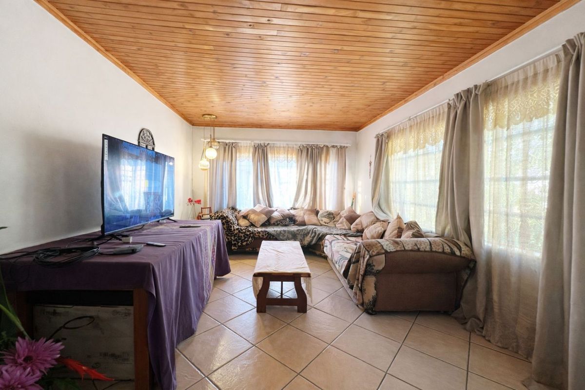 House For Sale in Ermelo Central - Photo 2