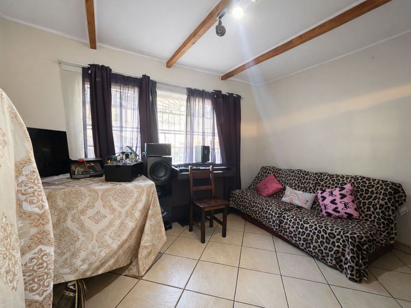 House For Sale in Ermelo Central - Photo 5