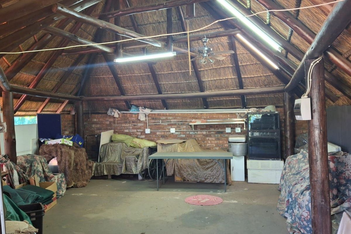 House For Sale in Mountain View - Photo 2