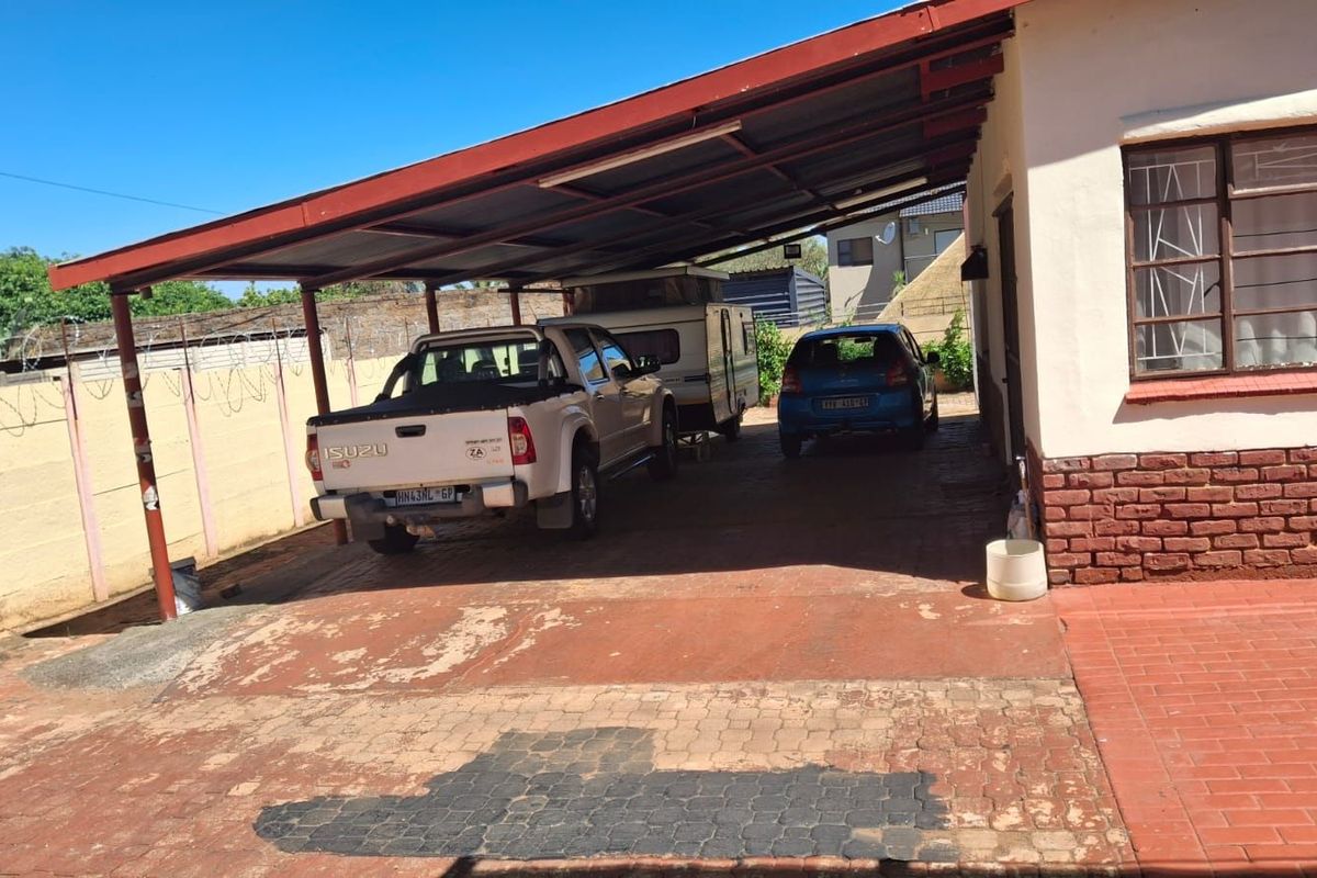 House For Sale in Mountain View - Photo 3