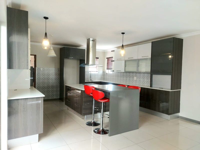 House For Sale in Savannah Country Estate - Photo 9