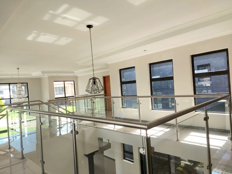 House For Sale in Savannah Country Estate - Photo 2