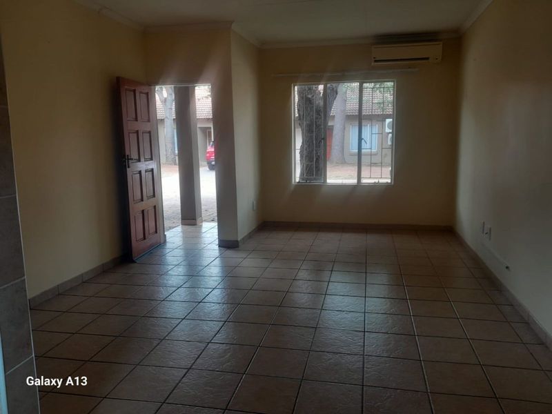 House For Sale in Onverwacht - Photo 3