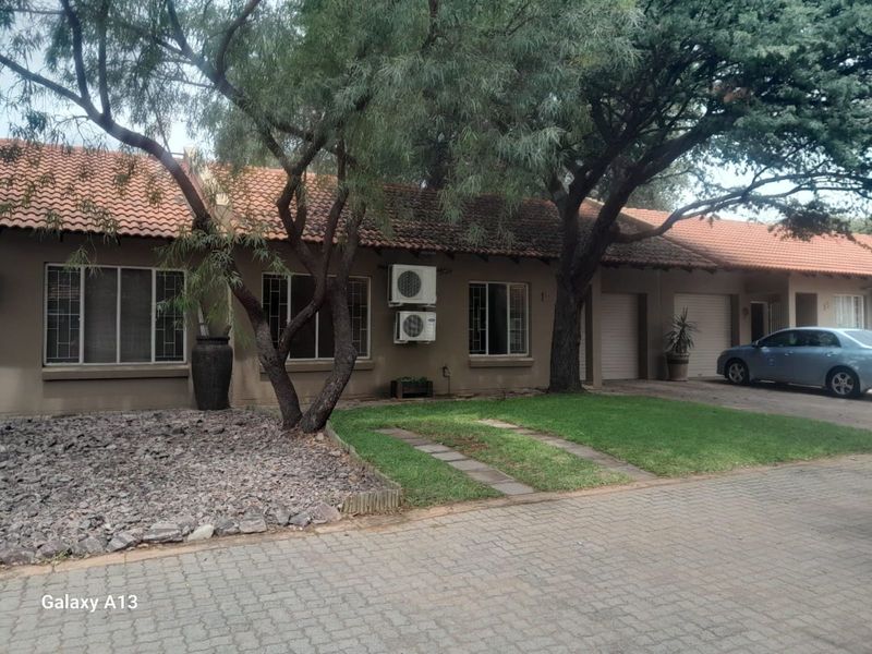 House For Sale in Onverwacht - Photo 1