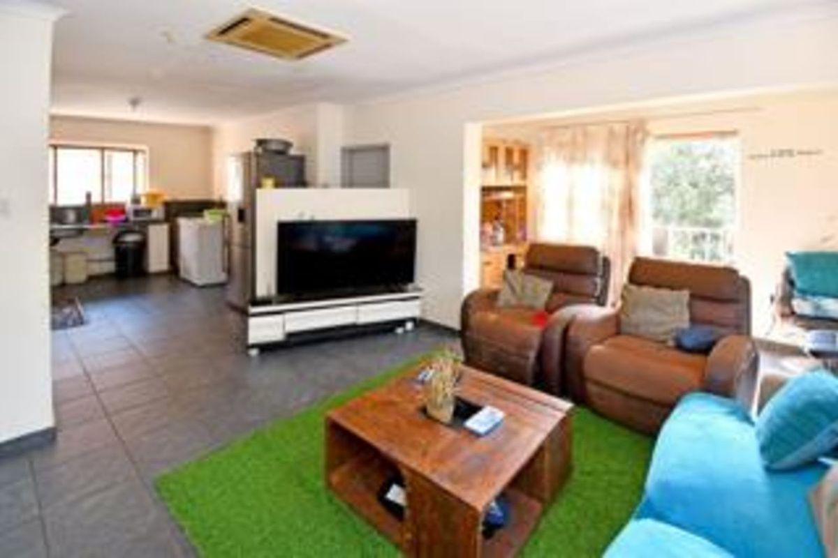 House For Sale in Ferndale - Photo 3