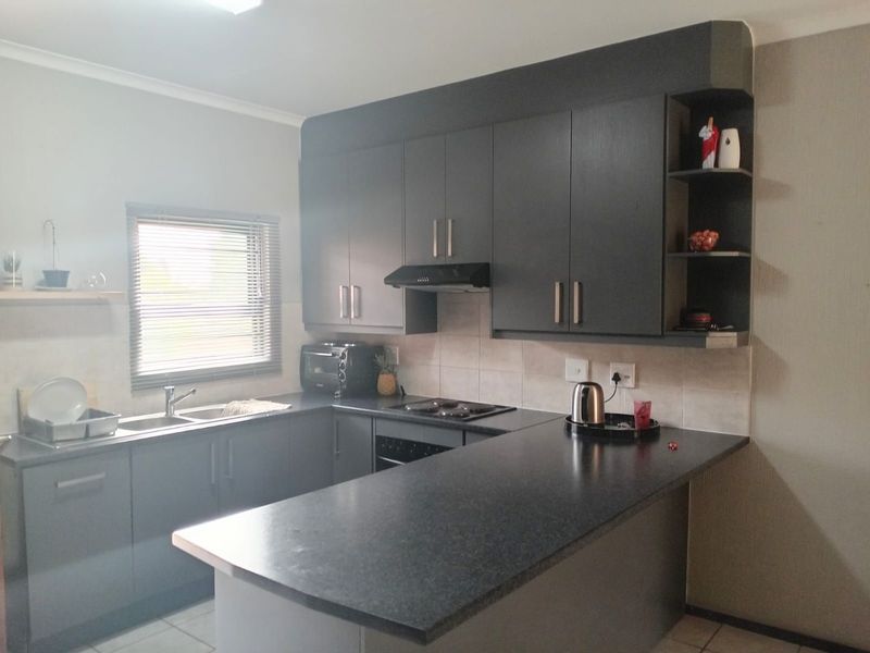 Townhouse For Sale in Bergbron - Photo 5