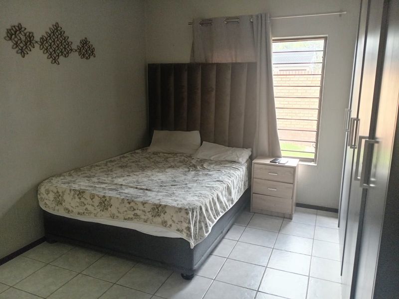 Townhouse For Sale in Bergbron - Photo 8