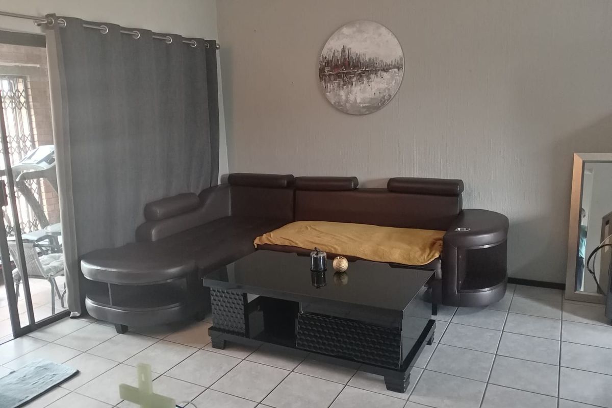 Townhouse For Sale in Bergbron - Photo 3