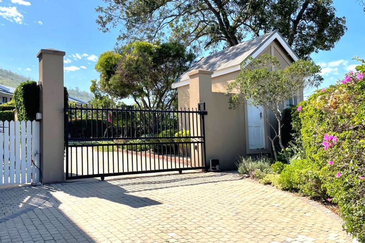 Apartment For Sale in Sedgefield Central - Photo 2