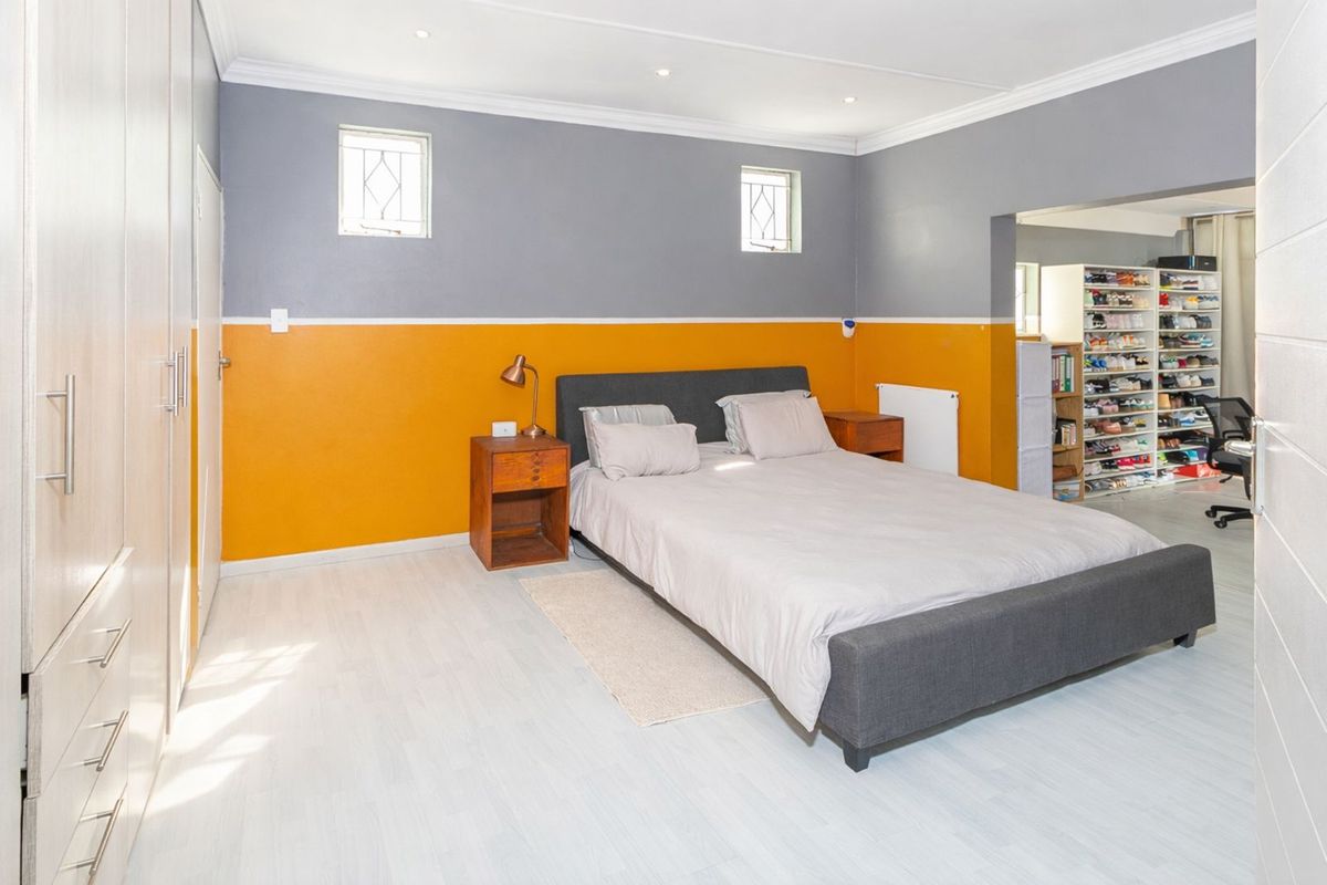 House For Sale in Blairgowrie - Photo 2