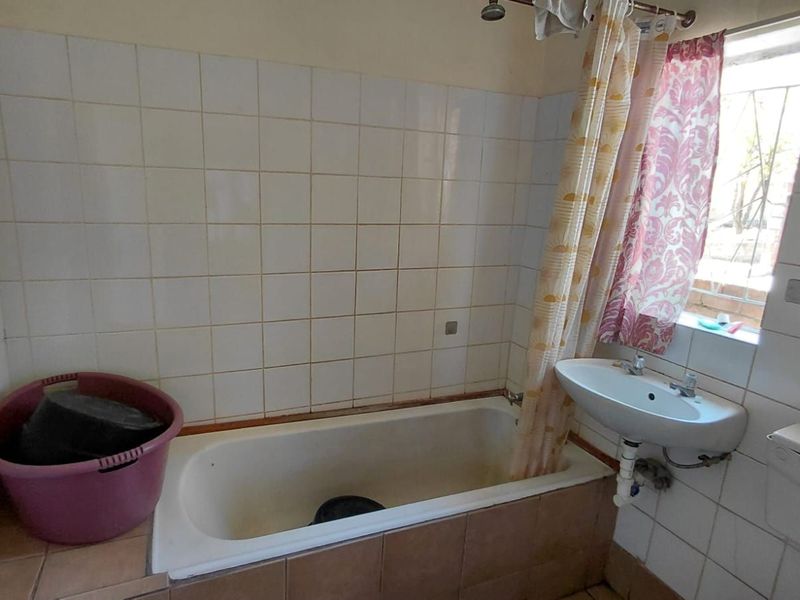 House For Sale in Oudtshoorn North - Photo 10