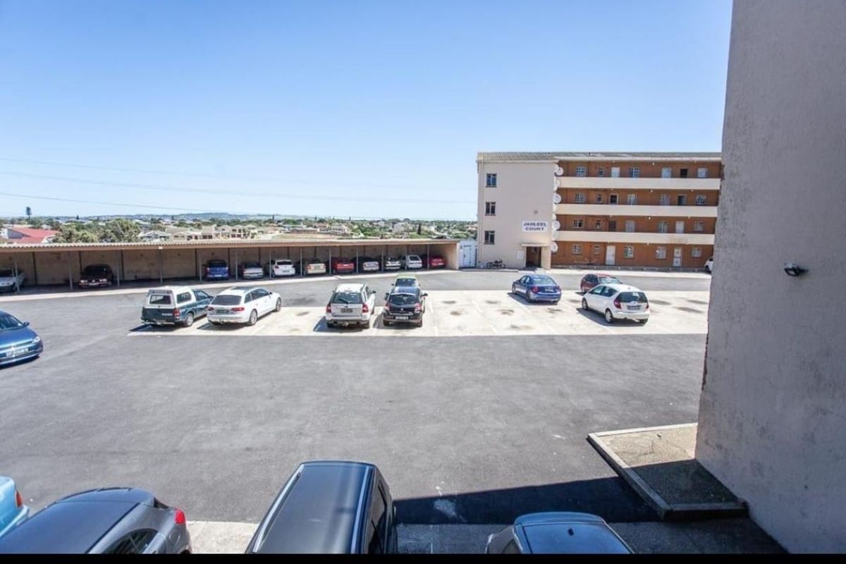 Apartment For Sale in Cotswold - Photo 4