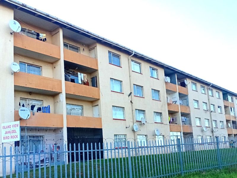 Apartment For Sale in Cotswold - Photo 5