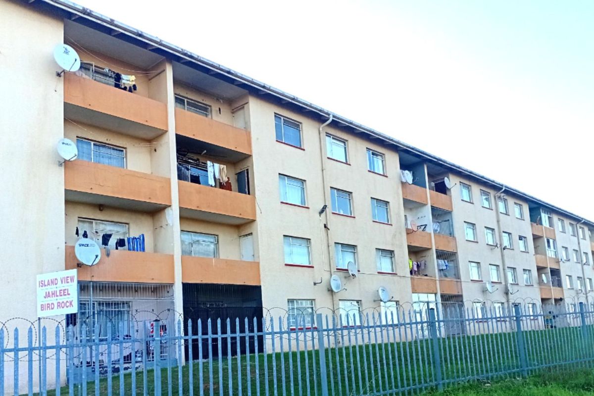 Apartment For Sale in Cotswold - Photo 5