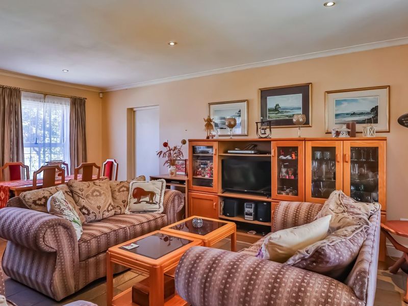 House For Sale in Villiersdorp Central - Photo 4