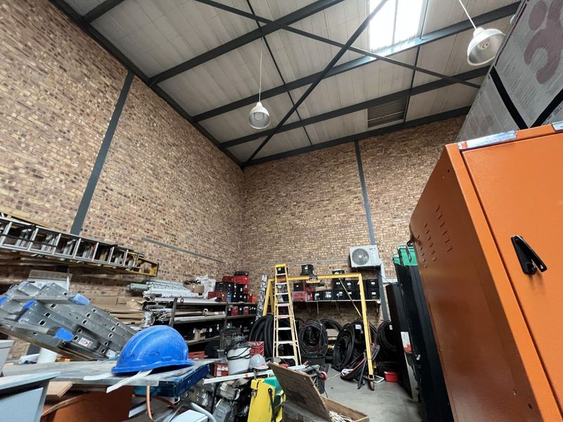 Industrial To Rent in N4 Gateway Industrial Park - Photo 8