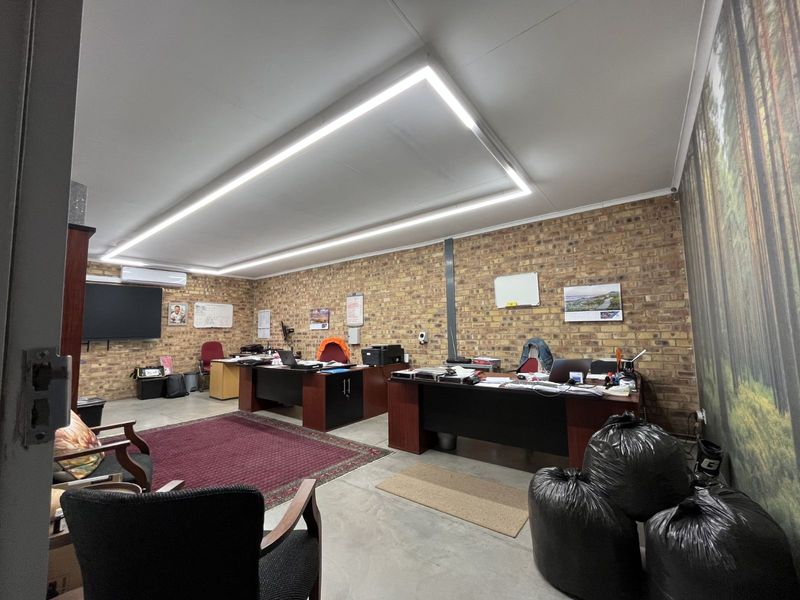 Industrial To Rent in N4 Gateway Industrial Park - Photo 7