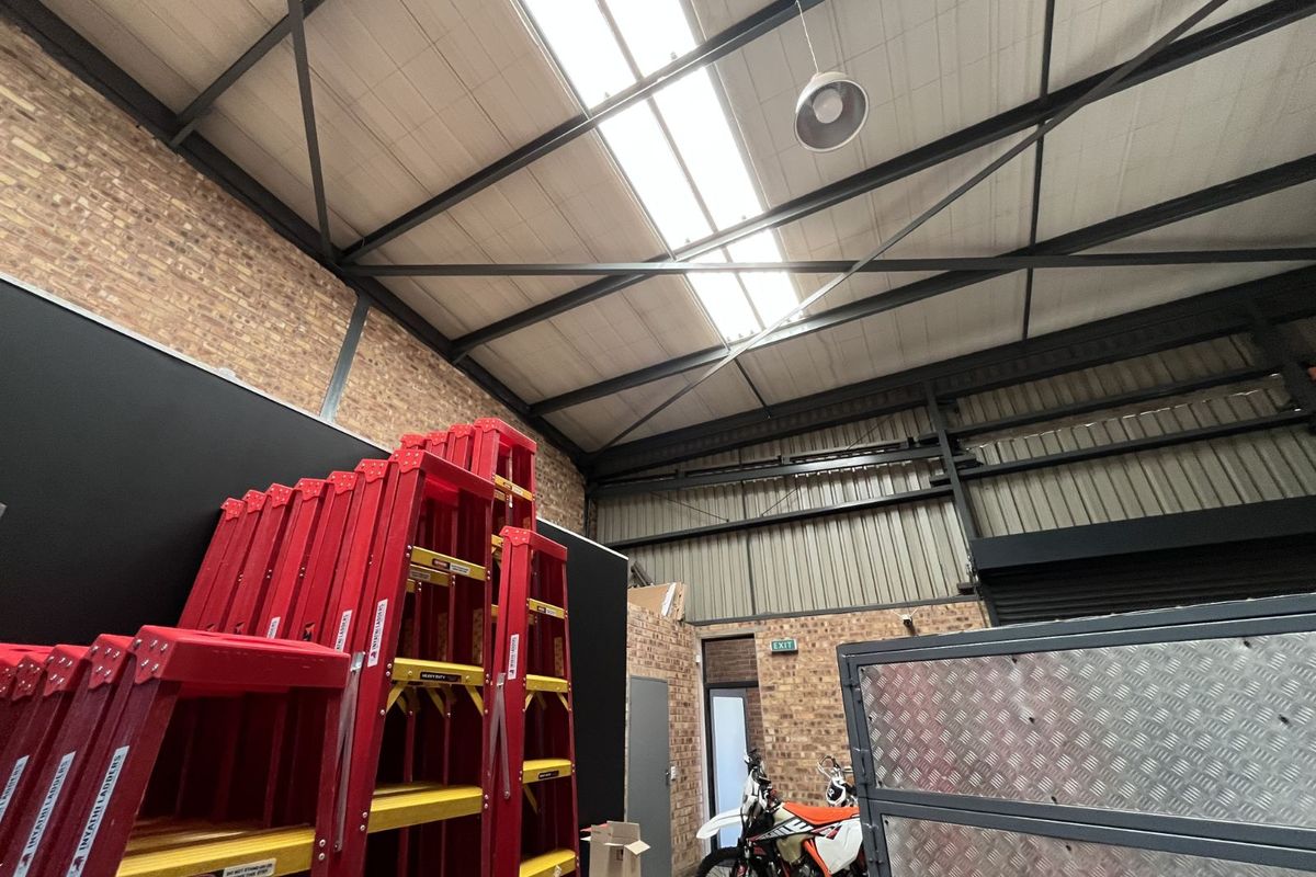 Industrial To Rent in N4 Gateway Industrial Park - Photo 4