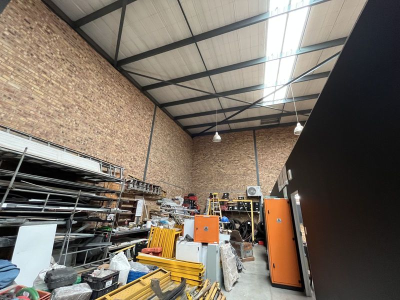 Industrial To Rent in N4 Gateway Industrial Park - Photo 5