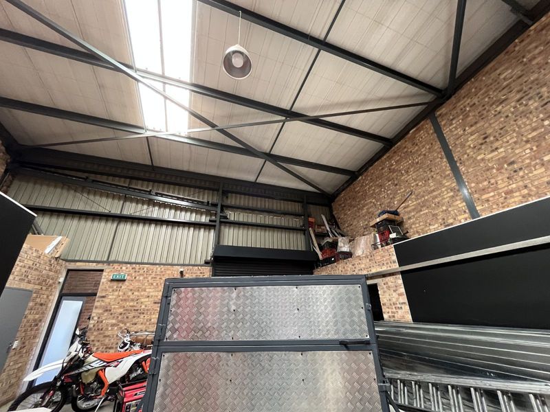 Industrial To Rent in N4 Gateway Industrial Park - Photo 3