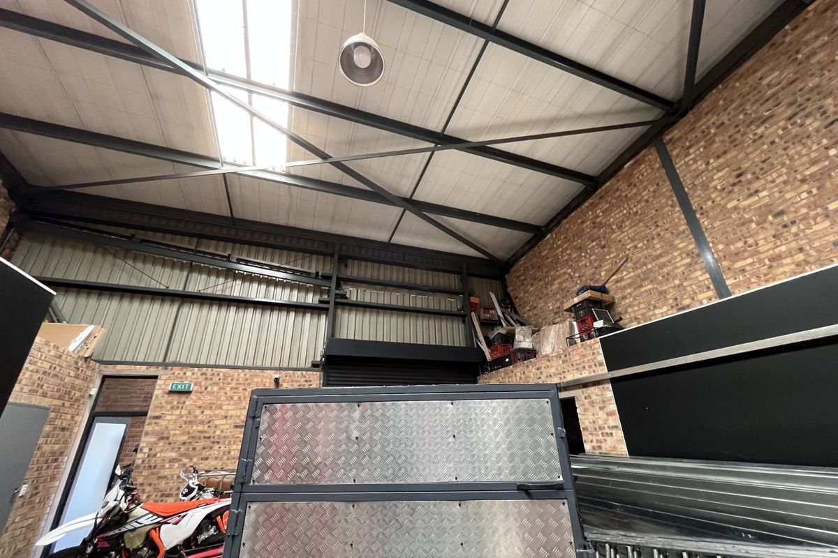 Industrial To Rent in N4 Gateway Industrial Park - Photo 3