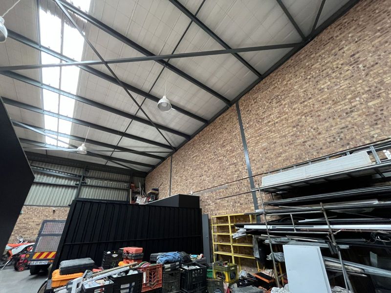 Industrial To Rent in N4 Gateway Industrial Park - Photo 9