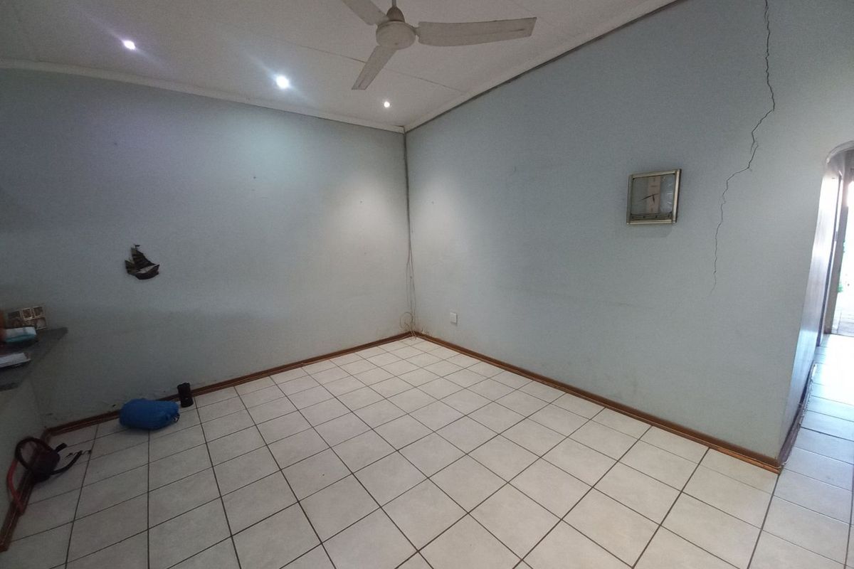 House For Sale in New Park - Photo 3